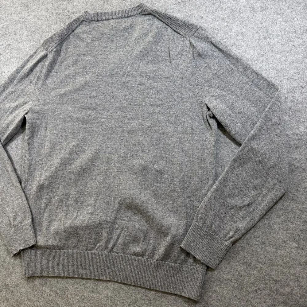 Banana Republic Merino Wool Sweater Mens L Light Gray V Neck Soft Knit Preppy